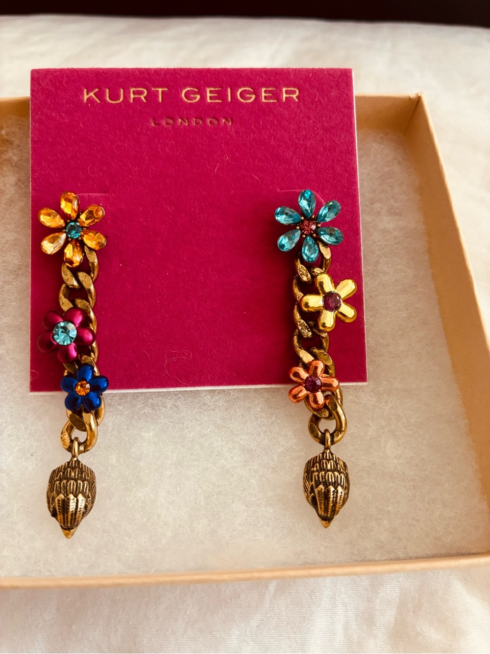 Kurt Geiger Gold-Tone Floral Chain Drop, paid 140.00., New. - Picture 9 of 10